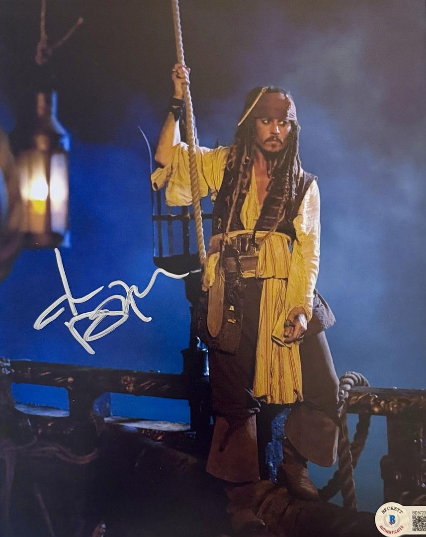 Johnny Depp Signed 8x10 Photo (Pirates Of The Caribbean) - Beckett COA